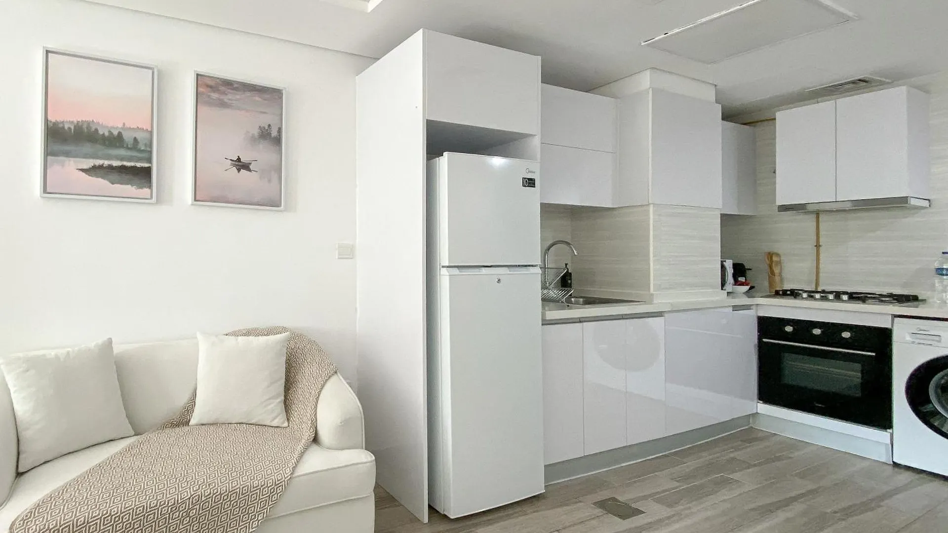 Trophy - Grand Bliss Suite Dubai