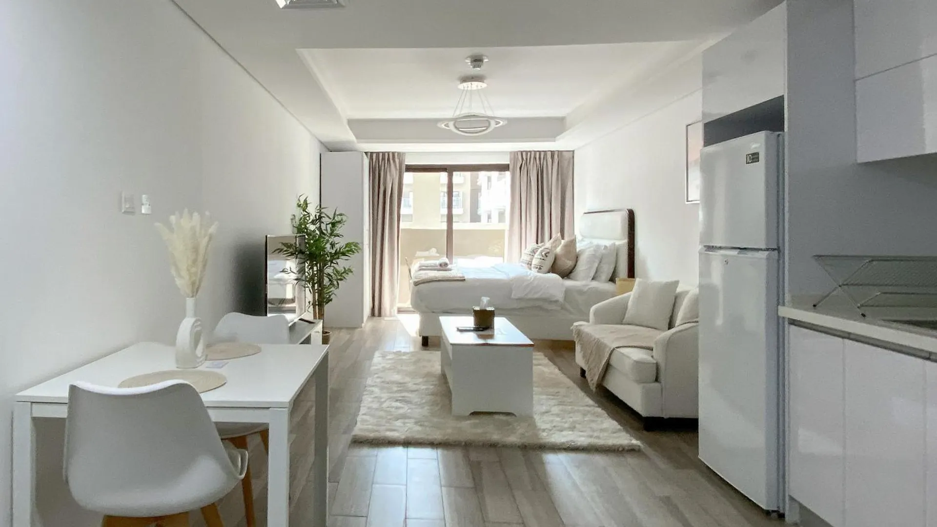 Trophy - Grand Bliss Suite Dubai United Arab Emirates